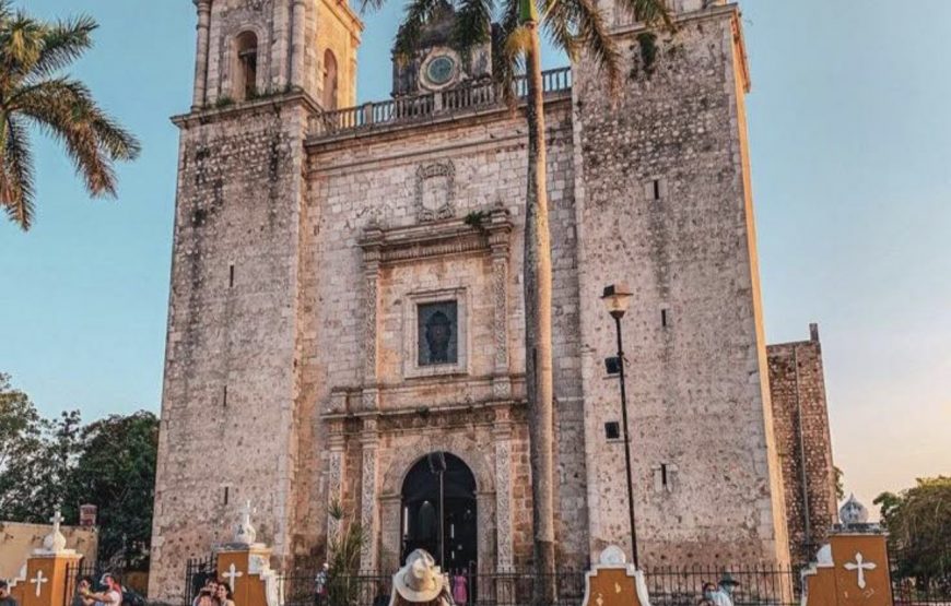 Chichén Itzá Tour + Round Transportation