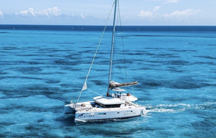 Isla Mujeres Catamaran Tour Snorkeling & Open Bar